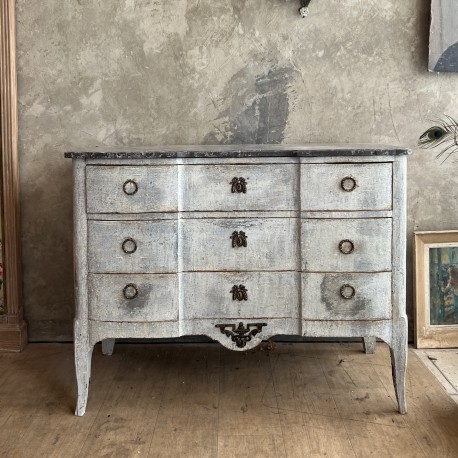 Commode patinée