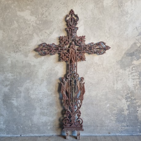 Croix en fonte