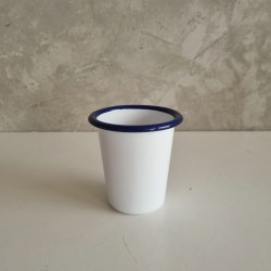 Gobelet émaillé