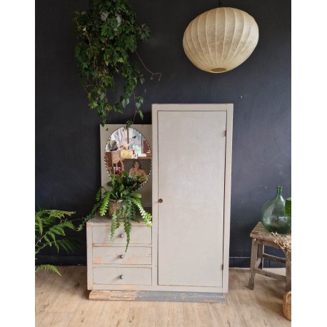 Armoire asymétrique