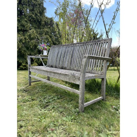 Banc de jardin patiné