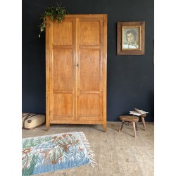 Armoire parisienne